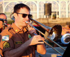 Banda de Música da PM faz live em homenagem ao Dia das Mães no Jardim Botânico em Curitiba