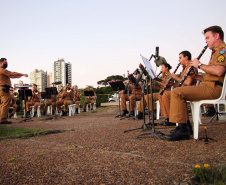 Banda de Música da PM faz live em homenagem ao Dia das Mães no Jardim Botânico em Curitiba