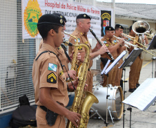 Banda de Música da PM faz homenagem para enfermeiros do Hospital da PM no Dia Internacional da Enfermagem