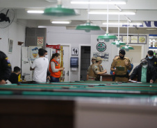  Ação fiscaliza e fecha bares durante a pandemia