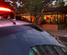  PM fecha 16 estabelecimentos em Curitiba por aglomeração de pessoas