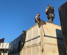 Carreta com seis toneladas de maconha é apreendida pela PM e PF em Maringá