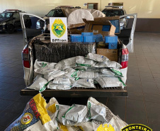 No Oeste do estado, BPFron apreende 40 mil pacotes de cigarros contrabandeados e recupera motocicleta furtada