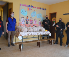 Trabalho social do Depen e do Rotary Club distribui pães para instituições de Cascavel