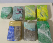 Dupla é detida tentando arremessar nove celulares, maconha e cocaína na Cadeia de Marechal Cândido Rondon
