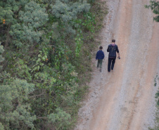 BPMOA localiza criança e pai que estavam desaparecidos na zona rural de Itaperuçu, na RCM