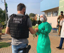 Polícia Civil presta homenagem aos profissionais de saúde de Ampére