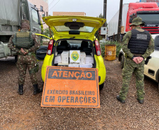 Na região de fronteira, BPFron localiza 162 garrafas de vinhos e 350 pacotes de cigarros contrabandeados durante a Operação Hórus