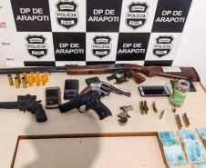 Polícia Civil prende duas pessoas e apreende armas em Arapoti (PR)