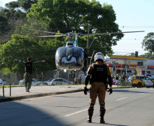 Inédito desfile motorizado da PM passa por cartões-postais da capital em alusão aos 166 anos da Corporação