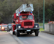 Inédito desfile motorizado da PM passa por cartões-postais da capital em alusão aos 166 anos da Corporação