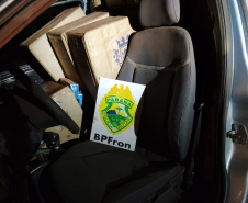 BPFron apreende mais de 400 quilos de maconha e pacotes de cigarros contrabandeados no Oeste do estado