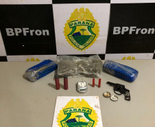 Durante a Operação Hórus, policiais do BPFron prendem mulher e apreendem mais de 1,6 quilo de drogas e arma de fogo em Guaíra (PR)