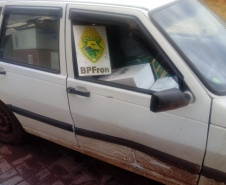 Carro carregado com 330 garrafas de vinho é apreendido pelo BPFron no sudoeste do Paraná