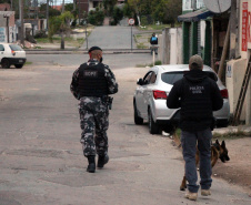 Polícias Civil e Militar prendem 15 envolvidos com tráfico de drogas