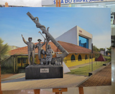 Exposição apresenta obras pintadas por presos de Cascavel