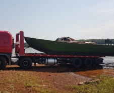 Operação Hórus apreende dois barcos lotados de cigarros paraguaios no Lago Itaipu e causa prejuízo de R$ 3,5 milhões ao contrabando