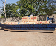 Operação Hórus apreende dois barcos lotados de cigarros paraguaios no Lago Itaipu e causa prejuízo de R$ 3,5 milhões ao contrabando