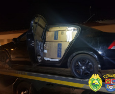 Carro com rádio comunicador lotado de cigarros paraguaios é apreendido pela PM em Cidade Gaúcha (PR)