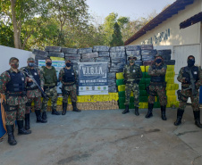 Duas toneladas de maconha e haxixe são apreendidas por equipes de Polícia Ambiental do PR e MS durante a Operação Hórus