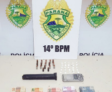  No Oeste do estado, PM prende cinco pessoas e apreende arma de fogo, munições e drogas 