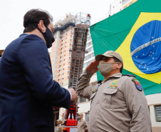  Governador entrega 15 novas viaturas para o Corpo de Bombeiros