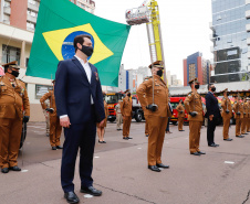  Governador entrega 15 novas viaturas para o Corpo de Bombeiros