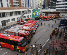  Governador entrega 15 novas viaturas para o Corpo de Bombeiros