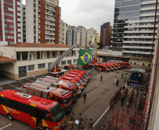  Governador entrega 15 novas viaturas para o Corpo de Bombeiros