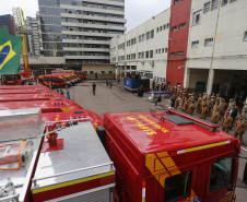  Governador entrega 15 novas viaturas para o Corpo de Bombeiros