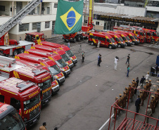  Governador entrega 15 novas viaturas para o Corpo de Bombeiros