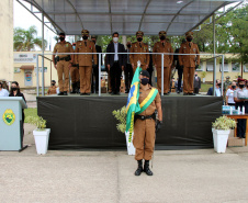 Policiais militares são homenageados durante solenidade em comemoração aos 52 anos do 13º Batalhão em Curitiba