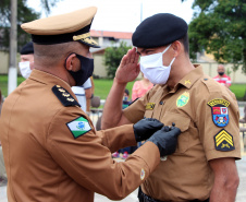 Policiais militares são homenageados durante solenidade em comemoração aos 52 anos do 13º Batalhão em Curitiba