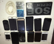 Agentes penitenciários do sudoeste impedem entrada de 1,2 quilos de maconha, celulares e outros ilícitos em unidade penal
