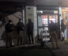 AIFU fecha três estabelecimentos comerciais em Curitiba e apreende 13 aparelhos de som no Litoral do estado