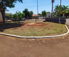 PÁTIO LIMPO - Segurança Pública e Polícia Militar limpam pátio de veículos de quartel, em Assis Chateaubriand