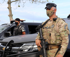 Operação policial conjunta resulta em prisões, apreensão de drogas e armas