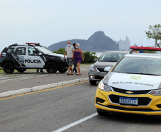 Operação policial conjunta resulta em prisões, apreensão de drogas e armas