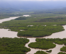 Secretário da Segurança Pública sobrevoa áreas afetadas pelas chuvas no litoral (PR)