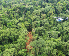 Secretário da Segurança Pública sobrevoa áreas afetadas pelas chuvas no litoral (PR)