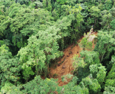 Secretário da Segurança Pública sobrevoa áreas afetadas pelas chuvas no litoral (PR)