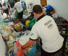 PCPR entrega à Defesa Civil cinco toneladas de doações para vítimas de enchentes de Guaraqueçaba  