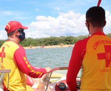 PM e bombeiros intensificam ações nas praias às margens do Rio Paraná