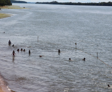 PM e bombeiros intensificam ações nas praias às margens do Rio Paraná