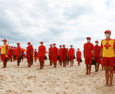 Corpo de Bombeiros forma nova turma de guarda-vidas militares