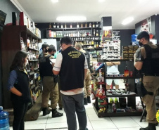 Em dez dias, AIFU autua 20 pessoas, prende outras duas e fecha estabelecimentos comerciais em Maringá
