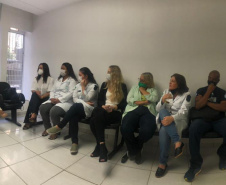 Comitiva da Segurança Pública visita sede do programa PRUMOS em Londrina e apresenta à juíza do TJPR 