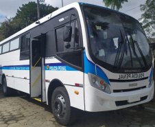 Paraná recebe do governo federal mais dois ônibus adaptados para transporte de presos