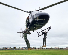 PCPR realiza treinamento aerotático com policiais civis