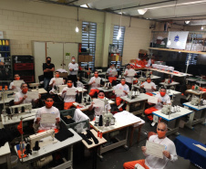 Presos de seis penitenciárias concluem curso de costura industrial